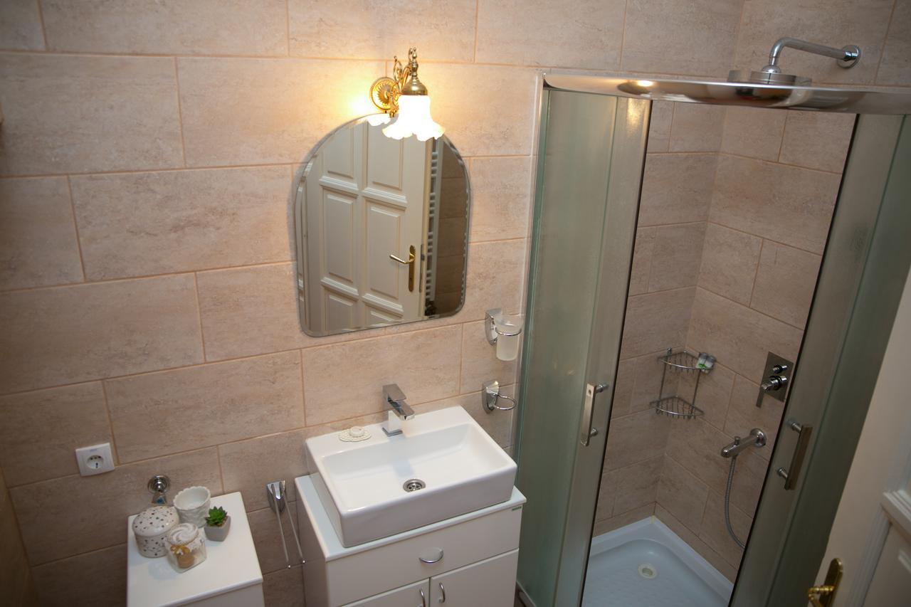 Kolar Apartment *