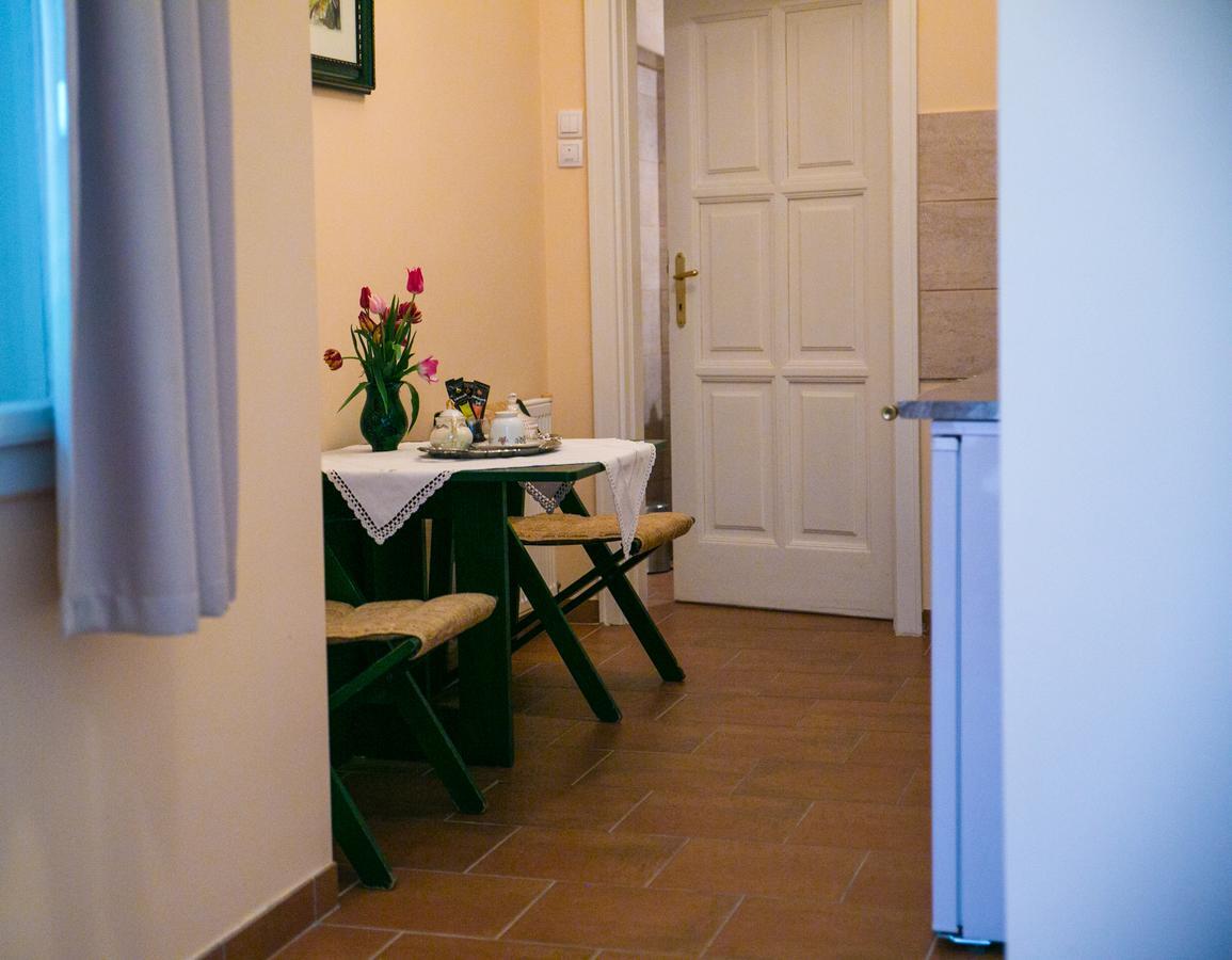 Kolar Apartment *